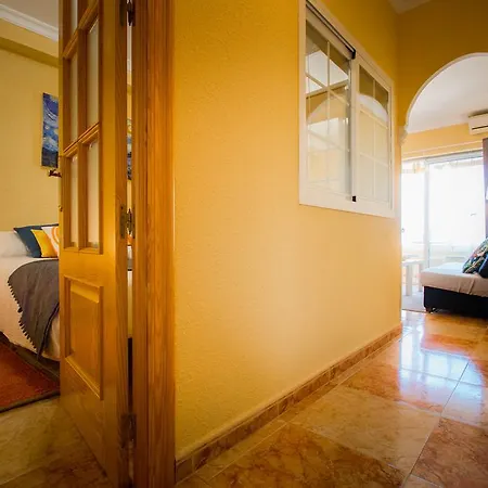 Holidays2torremolinos Roquedal 托雷莫利诺斯
