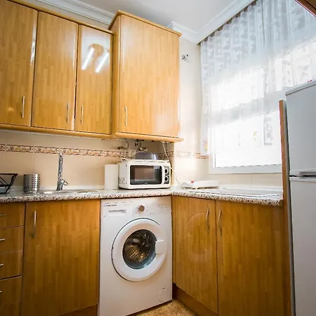Holidays2torremolinos Roquedal Apartamento *